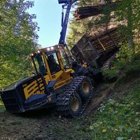 Forwarder auf steilem Gelände